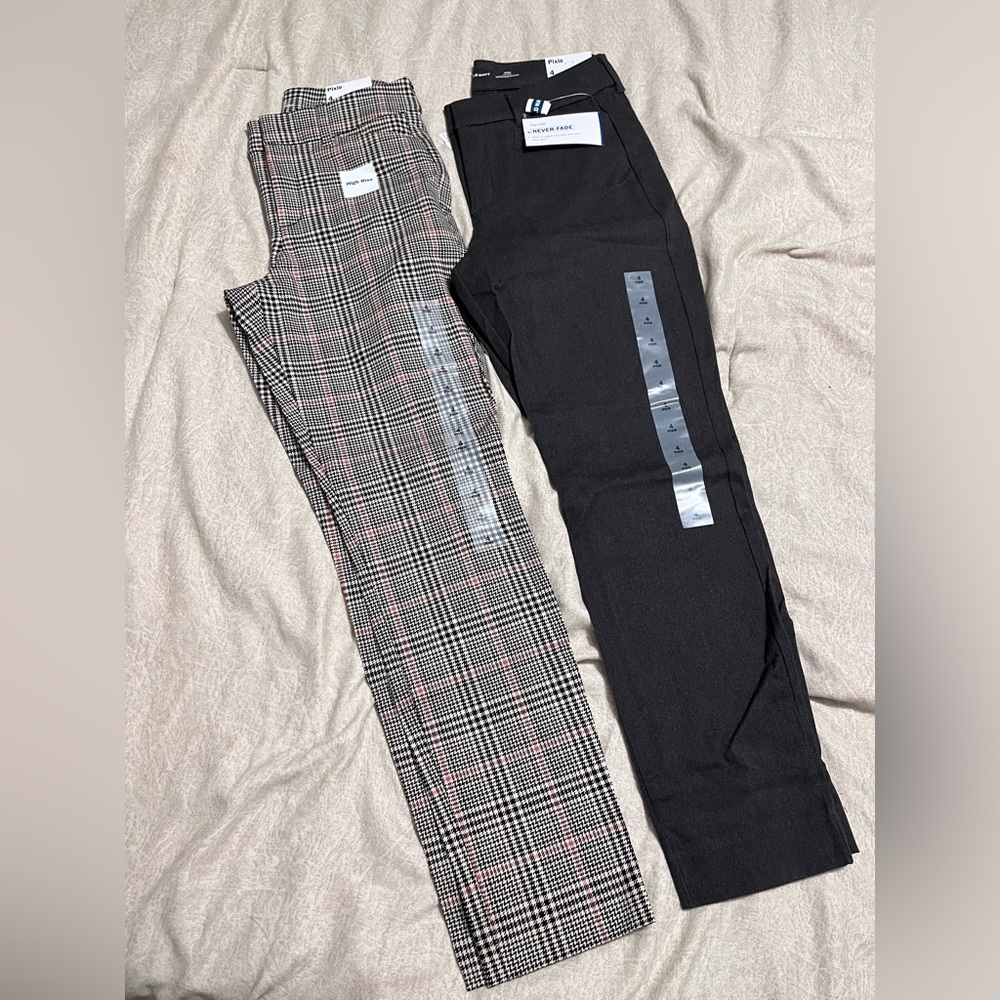 Set of 2 Old Navy Pixie High Rise women’s trousers. Size 4